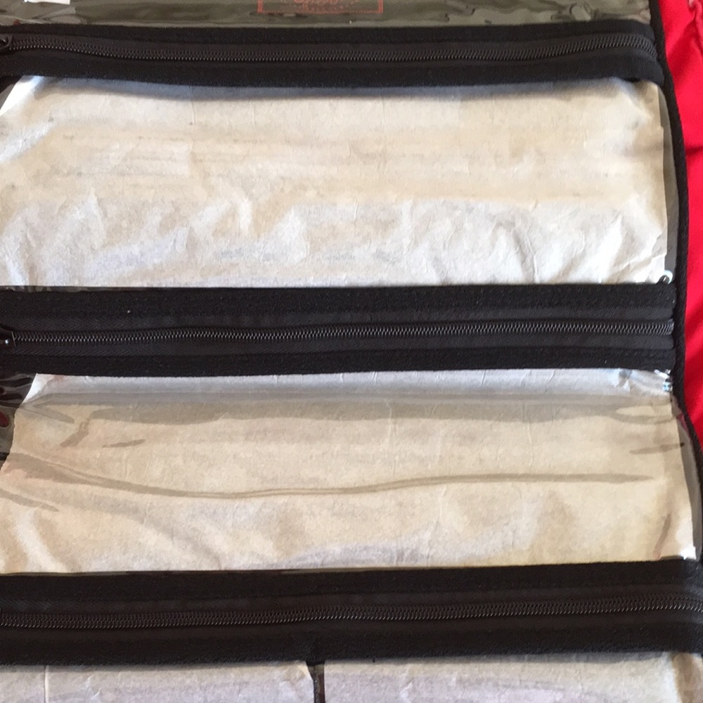 New Falchi Sport Hanging Toiletry Organizer - Picture 8 of 9